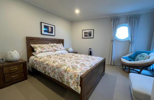 Eastern Beach Villa | Eastern Beach - Seaside Two bedroom house