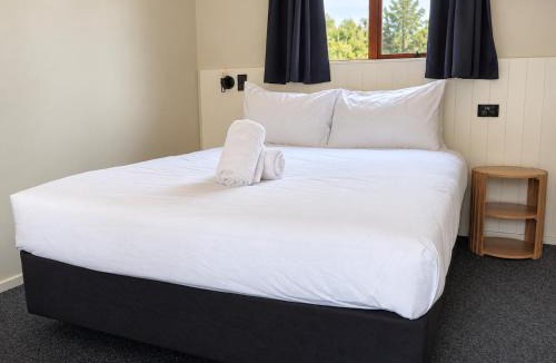 Franz Josef Glacier Hotel | Glowworm Lodge