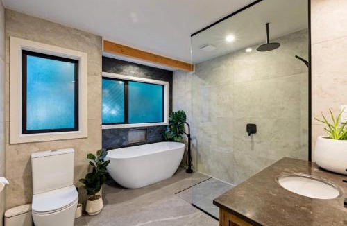Sunshine Bay House | Spacious alpine for relax