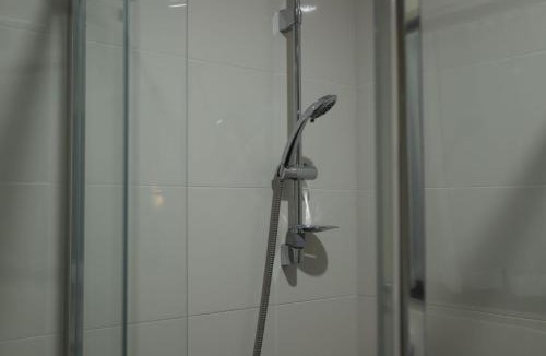 Mangere Hotel | Airport Manor Inn