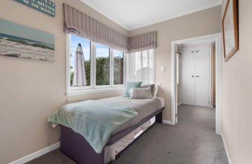Hamilton House | Charming 3 Bedroom Family Home Pet Friendly
