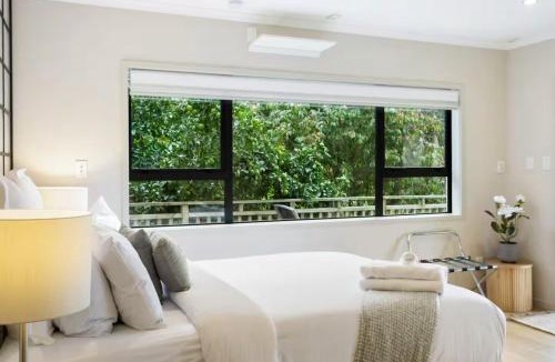 Bucklands Beach Apartment | Seabatical Retreat minutes from the beach
