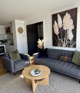Albert Town House | Albert Town, Wānaka Townhouse - Toi Toi