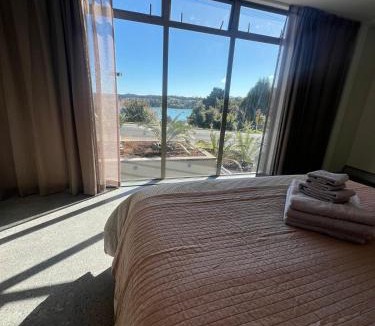 Opua Apartment | No10 A Boutique Harbour View Retreat