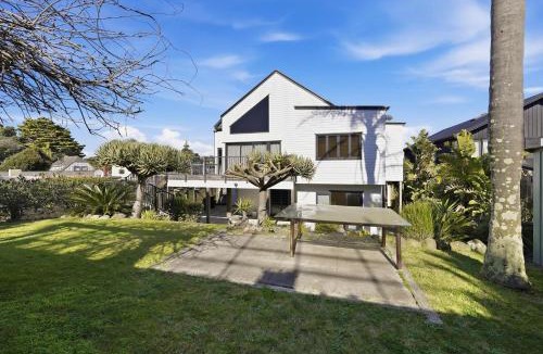 Mount Maunganui House | Barefoot on Ocean