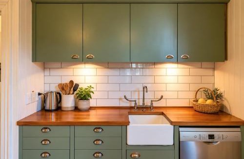 Ostend House | Crescent Villa - Stay Waiheke