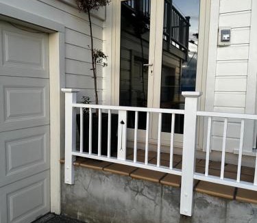 Stepneyville Apartment | Retro Seaview Studio