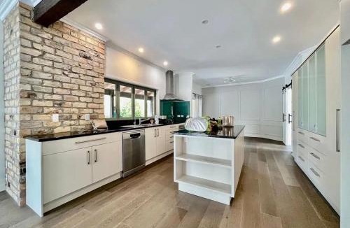 Drury House | Solstice House &Pool -Perfect outdoor entertaining