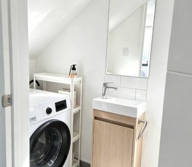 Mangere House | A New Home Near AKL AirportSleeps 7Free Parking