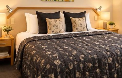 Te Anau Hotel | Cosy Kiwi Accommodation