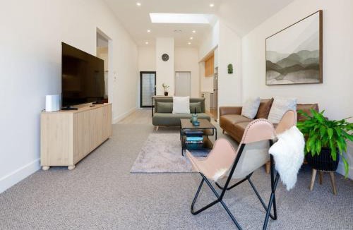 Hanmer Springs Apartment | Alpine View Apartment with EV Station!