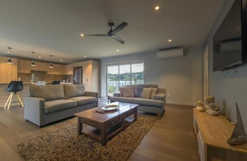 Napier Apartment | Beachside Bliss - One Bedroom Apartment