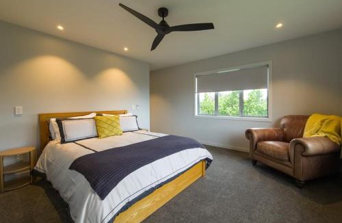 Napier Apartment | Beachside Bliss - One Bedroom Apartment
