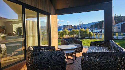 Lowburn House | Mount Pisa View Stay - Cromwell