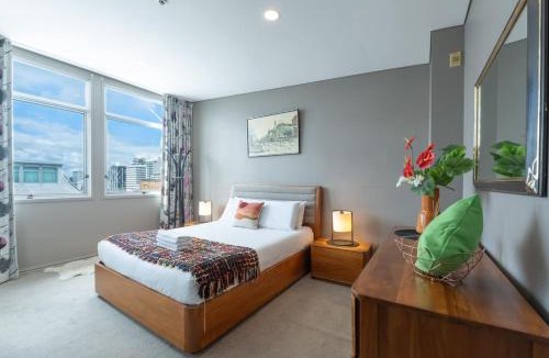Auckland Central Business District Apartment | 3 Bedrooms Penthouse Unit with Princes Wharf View