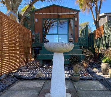 Taupo House | Bird Haven Taupo a quiet and private cottage