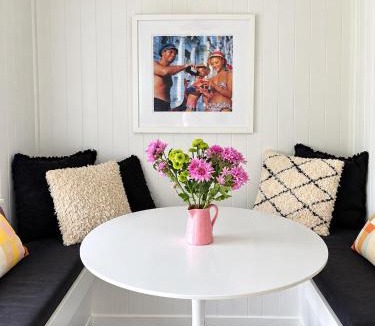 Stanmore Bay House | Rosies cottage hideaway in Stanmore Bay with lovely seaview