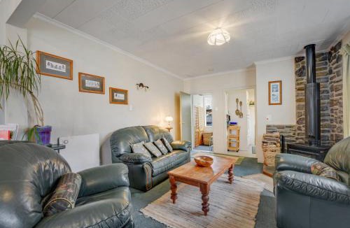 Blenheim House | Ezy Walk - Blenheim Holiday Home