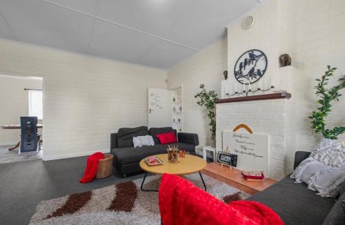 Manurewa House | Cozy Family Home - Manukau City Holiday Home