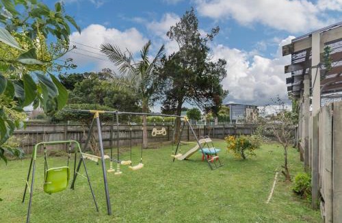 Manurewa House | Cozy Family Home - Manukau City Holiday Home