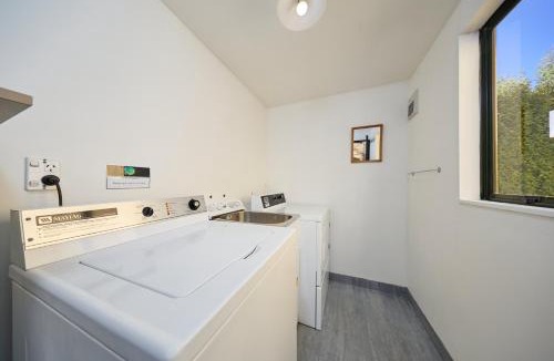 Kaikoura House | Revive House | Comfortable Base | Top Unit - KK71932
