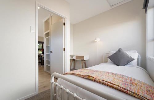 Avondale House | 13 Bollard Ave