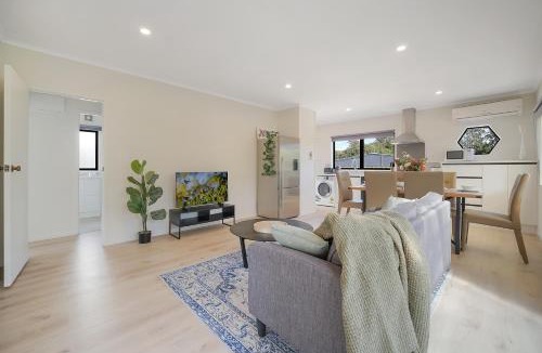 Avondale House | 13 Bollard Ave