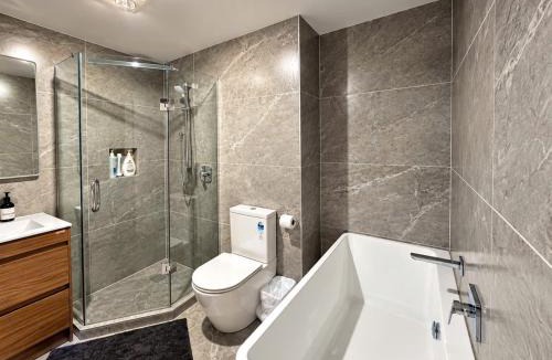 Devonport Villa | Luxury Sea View 4BR 3BA Modern Familiy house in Devonport