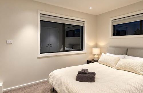Devonport Villa | Luxury Sea View 4BR 3BA Modern Familiy house in Devonport
