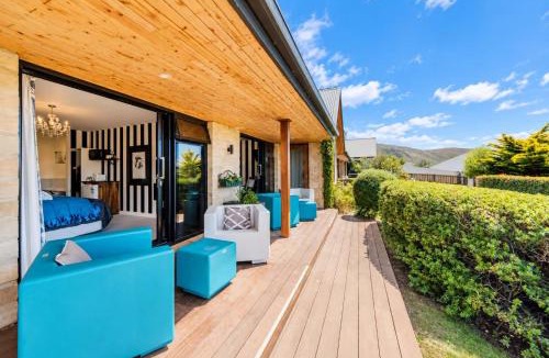 Tekapo House | The Andromeda Hideaway - 6BR Hot tub BBQ