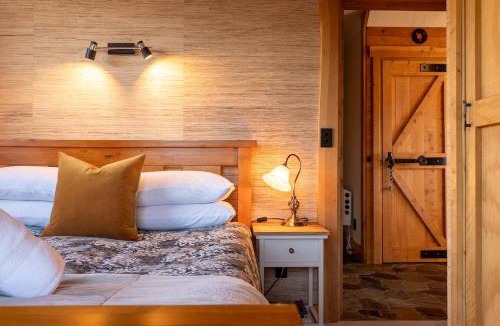 Twizel House | Saddle Notch Alpine Lodge - Sleeps 4 Fire Deck