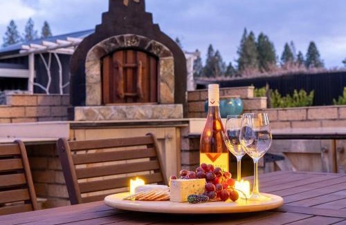 Twizel House | Saddle Notch Alpine Lodge - Sleeps 4 Fire Deck