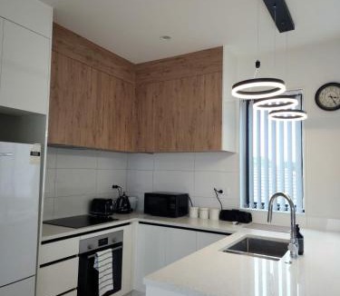 Avondale Apartment | Entire 2BR Townhouse l Free Parking l Working from home space