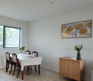 Avondale Apartment | Entire 2BR Townhouse l Free Parking l Working from home space