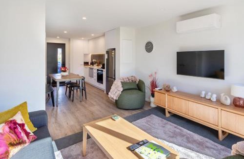 Edgeware Apartment | City Family Stay, Baby Ready and Carpark