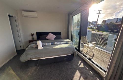 Eastern Beach House | Duo Duo