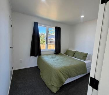 Trentham House | Comfortable & Stylish Stay in Trentham