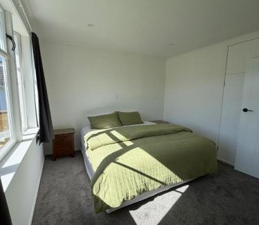 Trentham House | Comfortable & Stylish Stay in Trentham