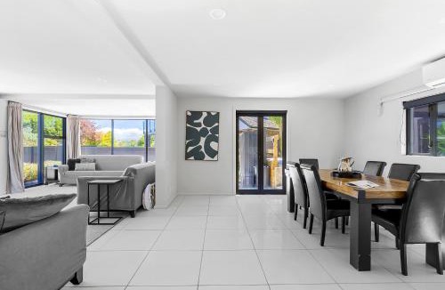 Taupo House | Gather Taupo - Lakefront House - Spa Pool