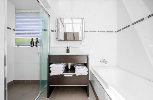 Taupo House | Gather Taupo - Lakefront House - Spa Pool