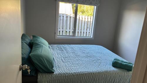 Massey House | Cozy home near Westgate shopping centre and Royal reserve