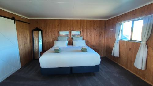 Far North District House | Ocean Dunes Retreat - Sauna & Spa