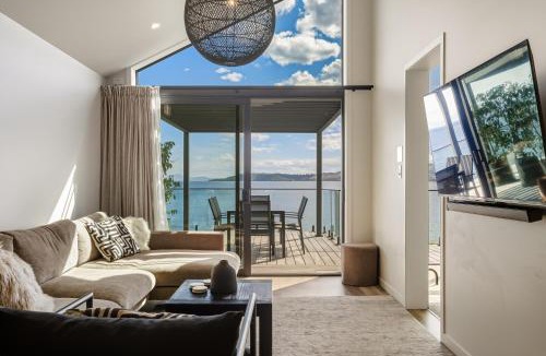 Taupo House | Roam Taupo Lakefront Combined Units 3&4