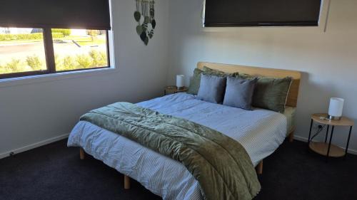 Nukuhau House | New Modern Taupo Escape just minutes from Township