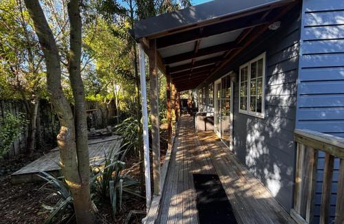 Saint Albans Hotel | Cranford Cottages and Motel