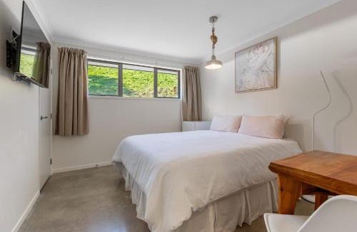 New Plymouth Bed & Breakfast | Almost Heaven BNB