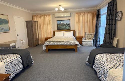 Rewa House | No 1 Beachfront Holiday Home