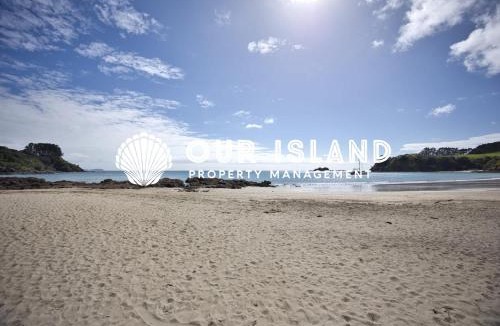 Palm Beach House | Miro Guesthouse - Palm Beach on Your Doorstep