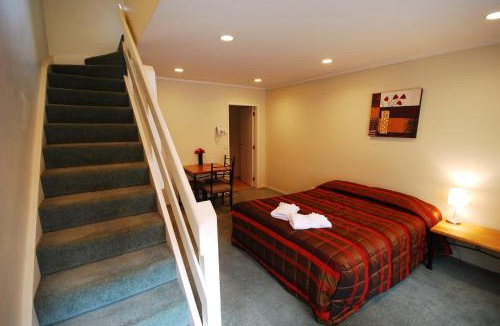 Fenton Street Hotel | Baden Lodge Motel - PRIVATE SPA Bath