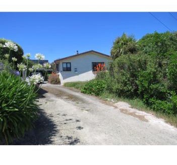 Kakanui House | Beach Escape with Stunning Ocean Views & Sunsets